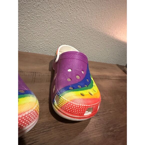 Crocs Classic Rainbow Dye Clog Unisex Colorful Comfort Shoes Size 12 - Picture 4 of 10